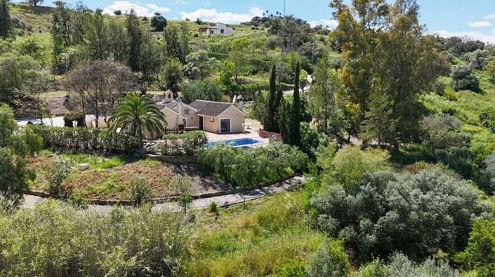 Image No.2-4 Bed Villa for sale