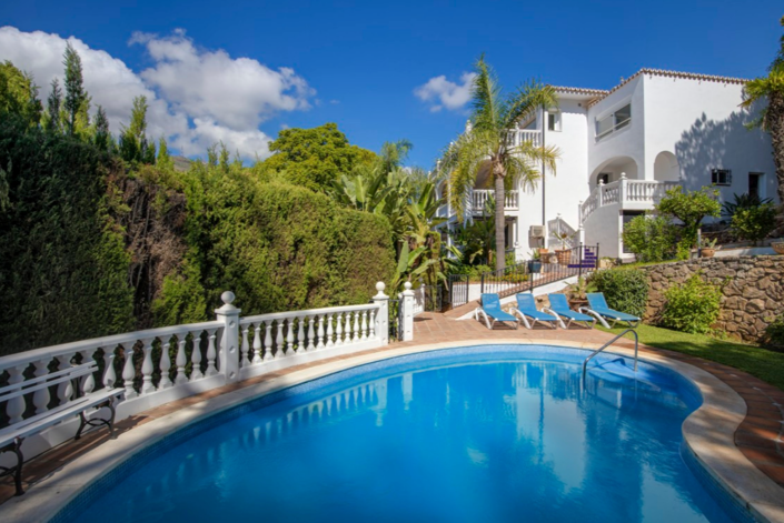 Image No.1-6 Bed Villa for sale