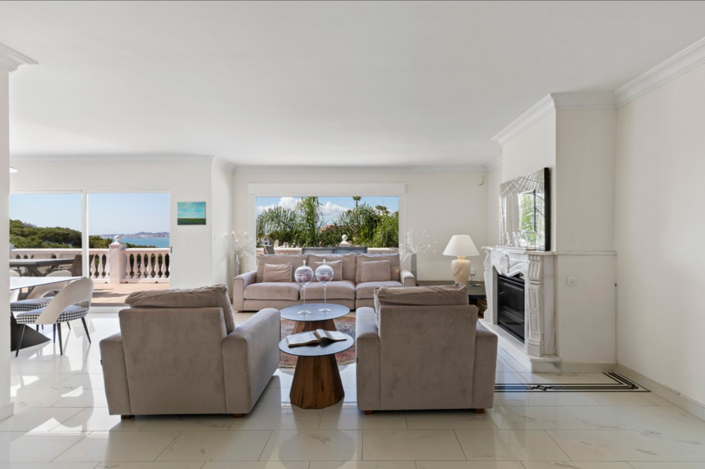 Image No.10-6 Bed Villa for sale