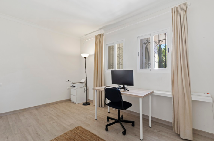 Image No.31-6 Bed Villa for sale