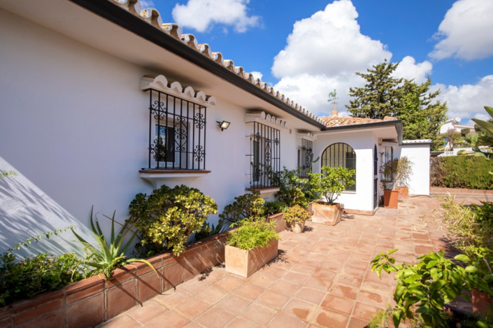 Image No.8-6 Bed Villa for sale