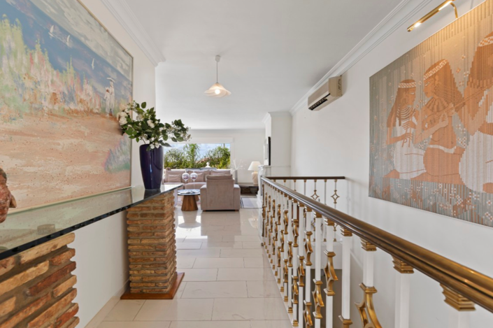 Image No.9-6 Bed Villa for sale