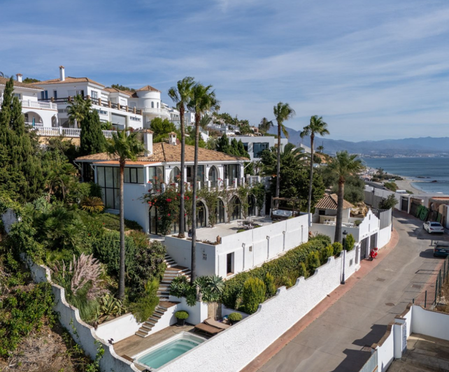 Image No.1-3 Bed Villa for sale