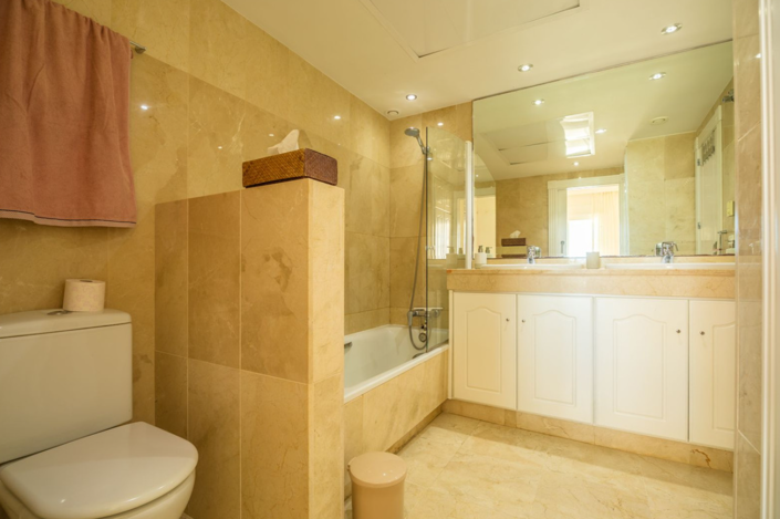 Image No.38-2 Bed Apartment for sale