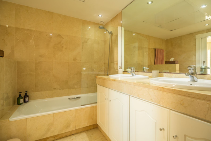 Image No.39-2 Bed Apartment for sale