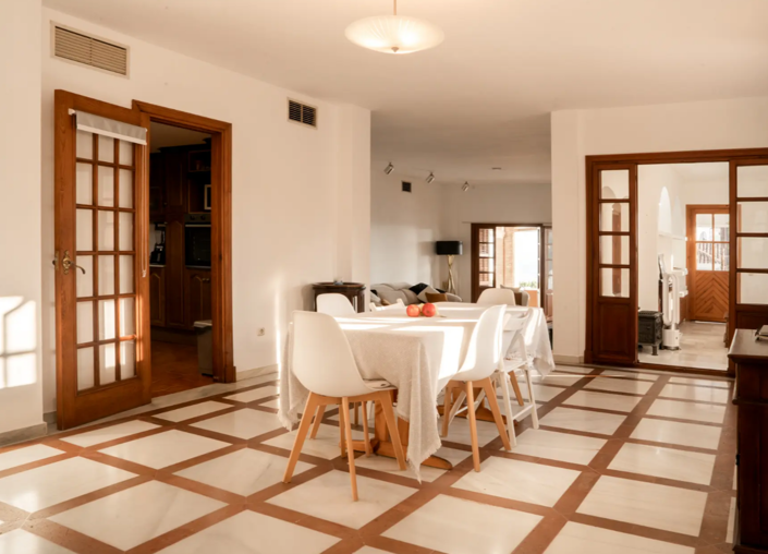 Image No.19-5 Bed Villa for sale