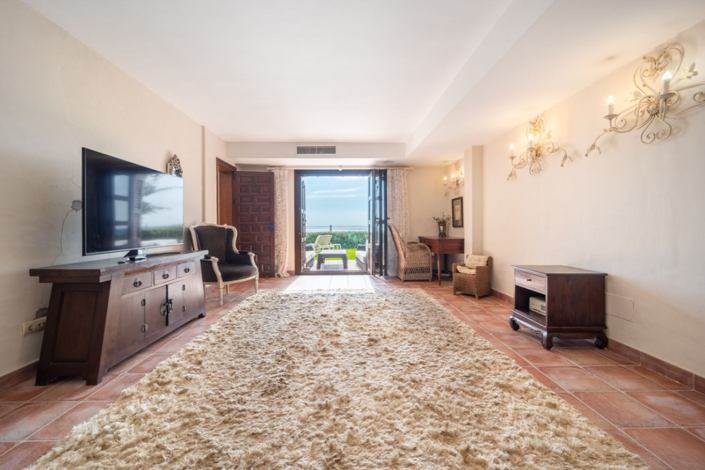 Image No.10-5 Bed Villa for sale