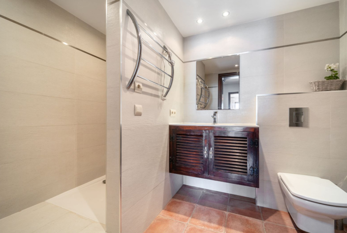 Image No.29-5 Bed Villa for sale