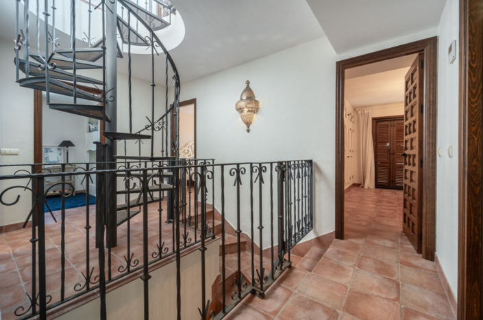 Image No.33-5 Bed Villa for sale