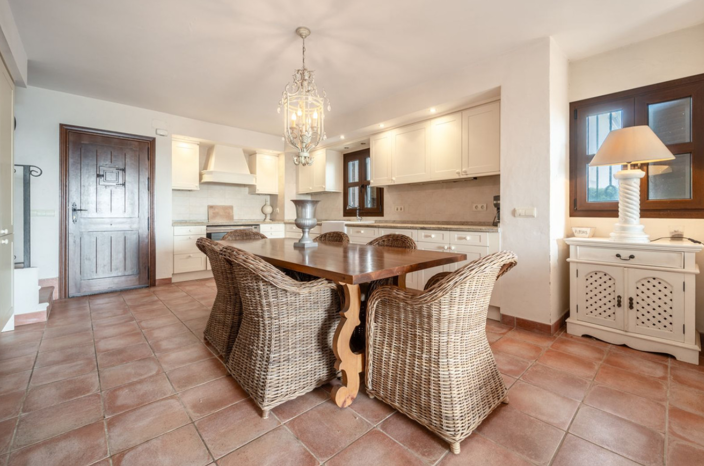 Image No.9-5 Bed Villa for sale