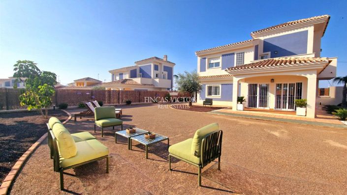 Image No.1-4 Bed Villa for sale