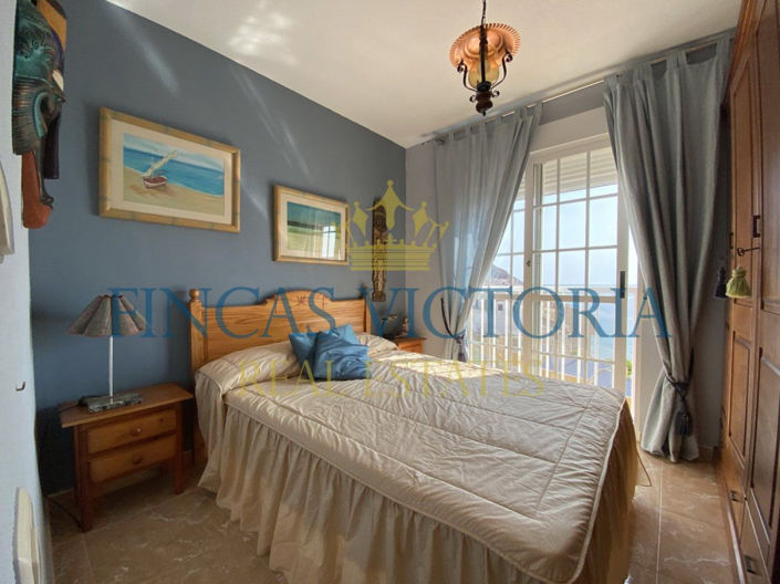 Image No.25-7 Bed Property for sale