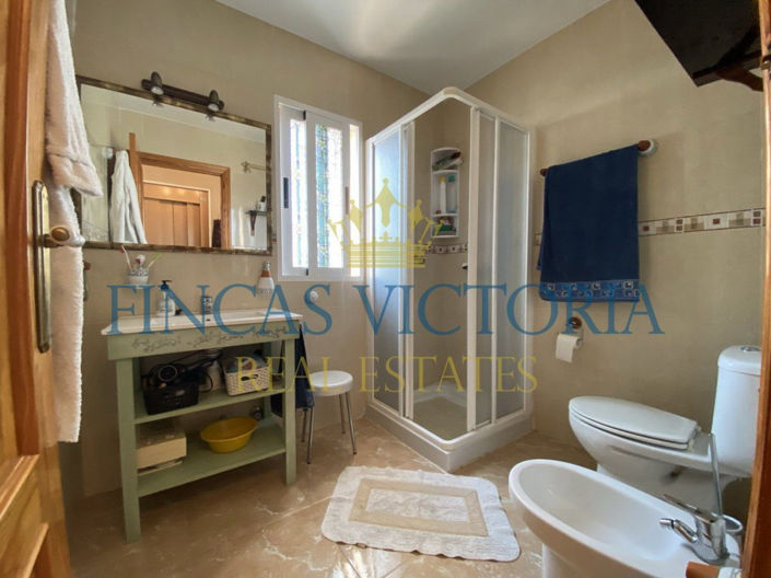 Image No.35-7 Bed Property for sale