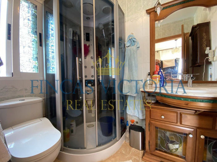 Image No.37-7 Bed Property for sale