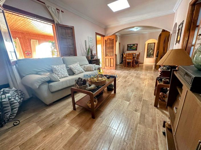 Image No.22-3 Bed Property for sale