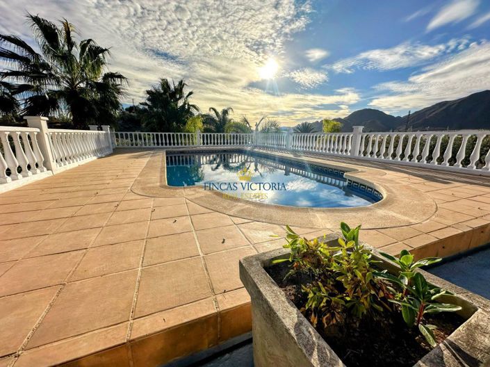 Image No.3-3 Bed Property for sale