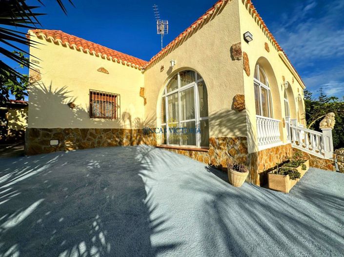 Image No.5-3 Bed Property for sale