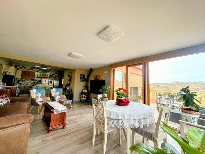 Image No.15-4 Bed Property for sale