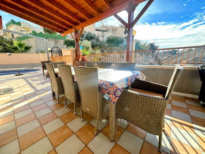 Image No.4-4 Bed Property for sale