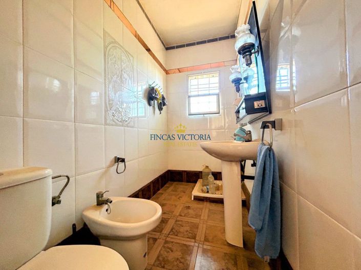 Image No.12-1 Bed Property for sale