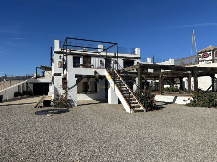 Image No.2-7 Bed Property for sale