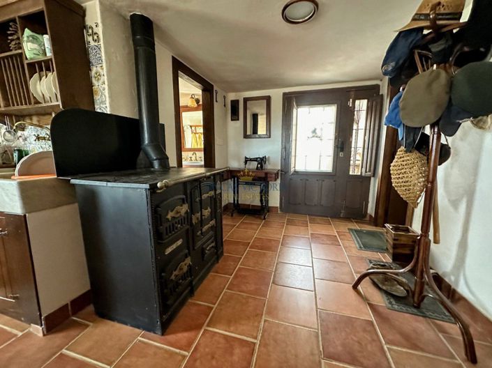 Image No.33-7 Bed Property for sale