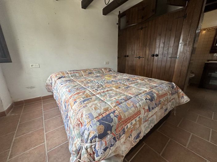 Image No.42-7 Bed Property for sale