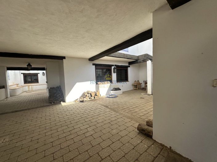 Image No.49-7 Bed Property for sale