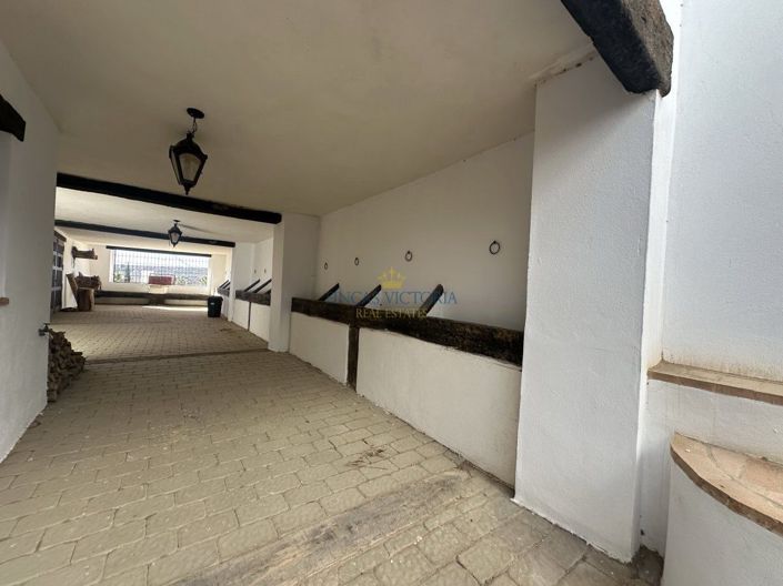 Image No.50-7 Bed Property for sale