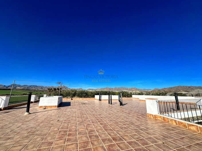 Image No.6-7 Bed Property for sale