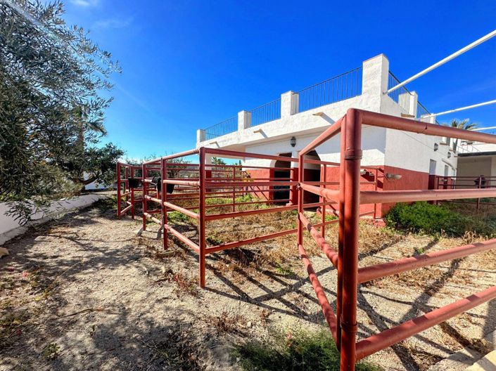 Image No.9-7 Bed Property for sale