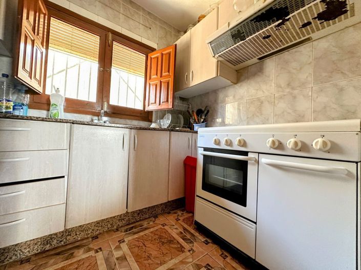 Image No.12-3 Bed Property for sale