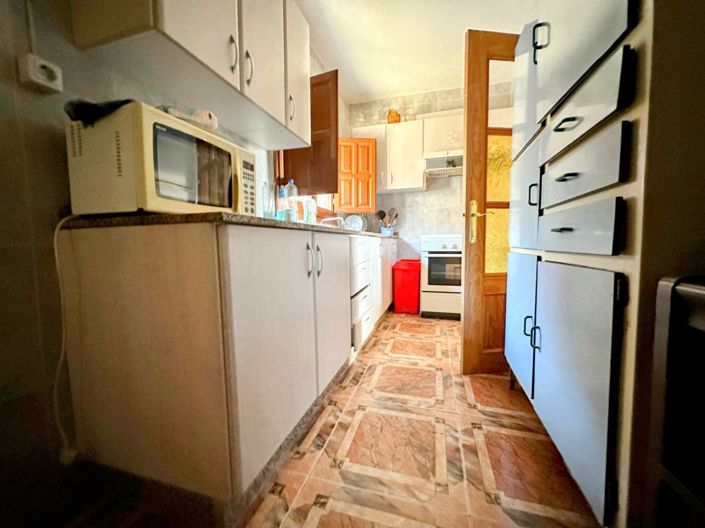 Image No.13-3 Bed Property for sale