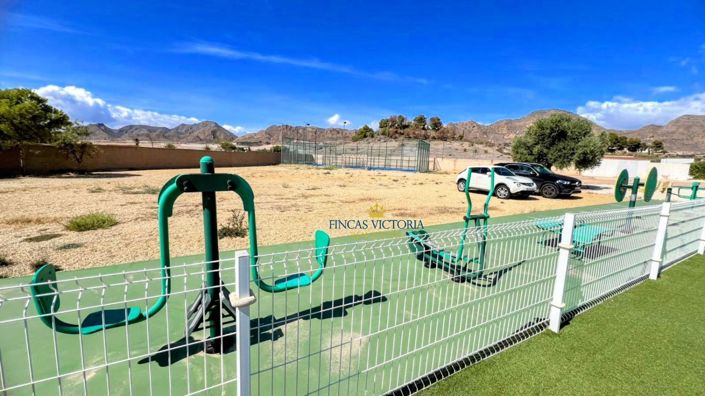 Image No.28-4 Bed Property for sale