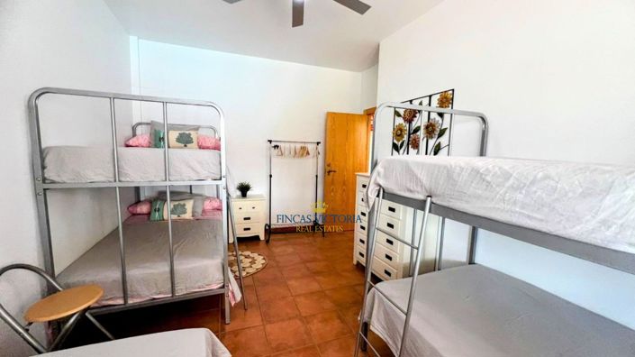 Image No.33-4 Bed Property for sale