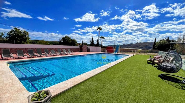 Image No.8-4 Bed Property for sale