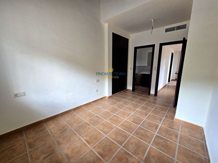 Image No.19-3 Bed Villa for sale