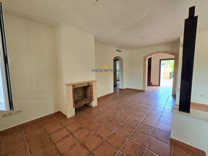 Image No.18-2 Bed Semi-Detached for sale