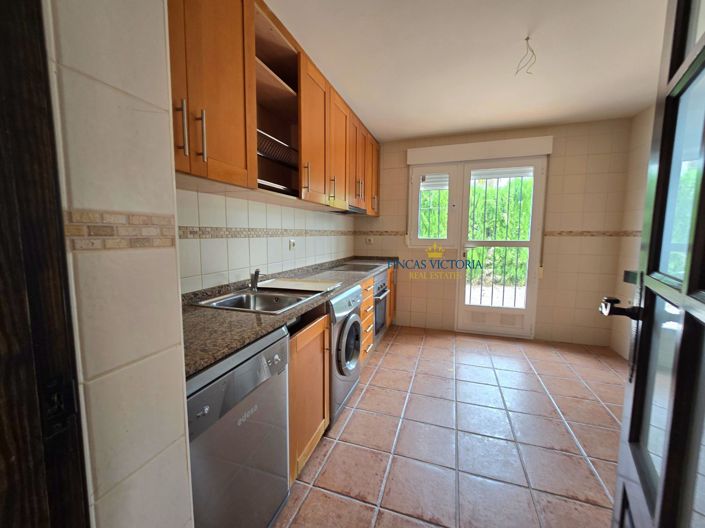 Image No.21-2 Bed Semi-Detached for sale