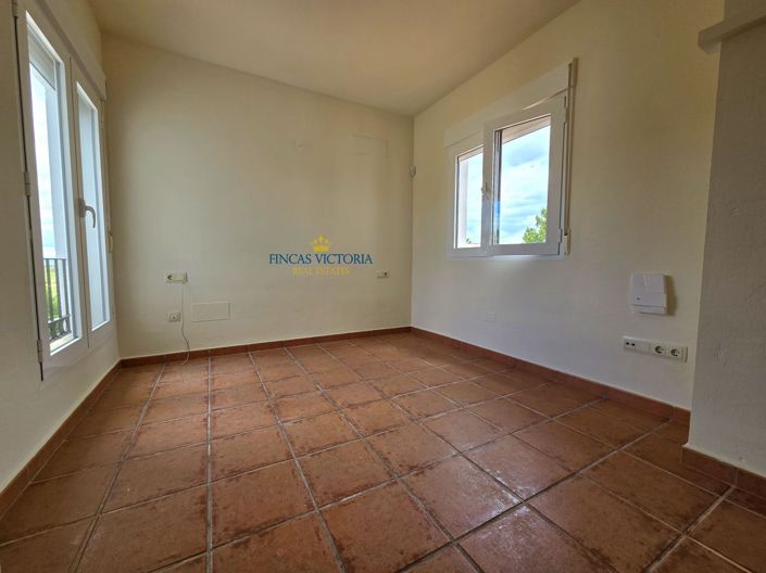 Image No.24-2 Bed Semi-Detached for sale