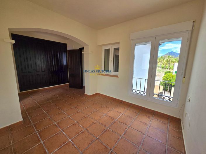 Image No.25-2 Bed Semi-Detached for sale