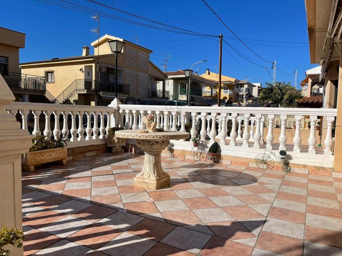 Image No.1-6 Bed Maisonette for sale