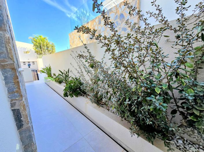 Image No.23-2 Bed Property for sale