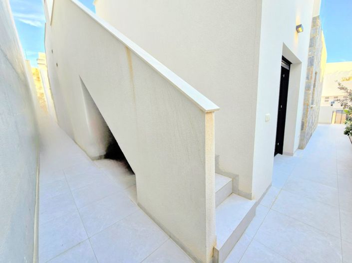 Image No.24-2 Bed Property for sale