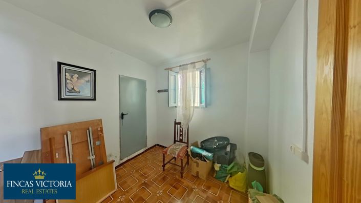 Image No.20-3 Bed Property for sale