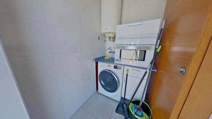 Image No.11-3 Bed Flat for sale