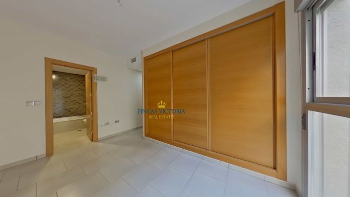 Image No.23-3 Bed Flat for sale