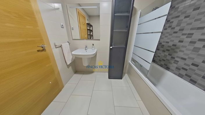 Image No.25-3 Bed Flat for sale