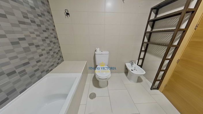 Image No.26-3 Bed Flat for sale