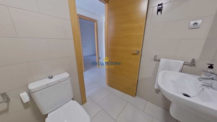 Image No.36-3 Bed Flat for sale